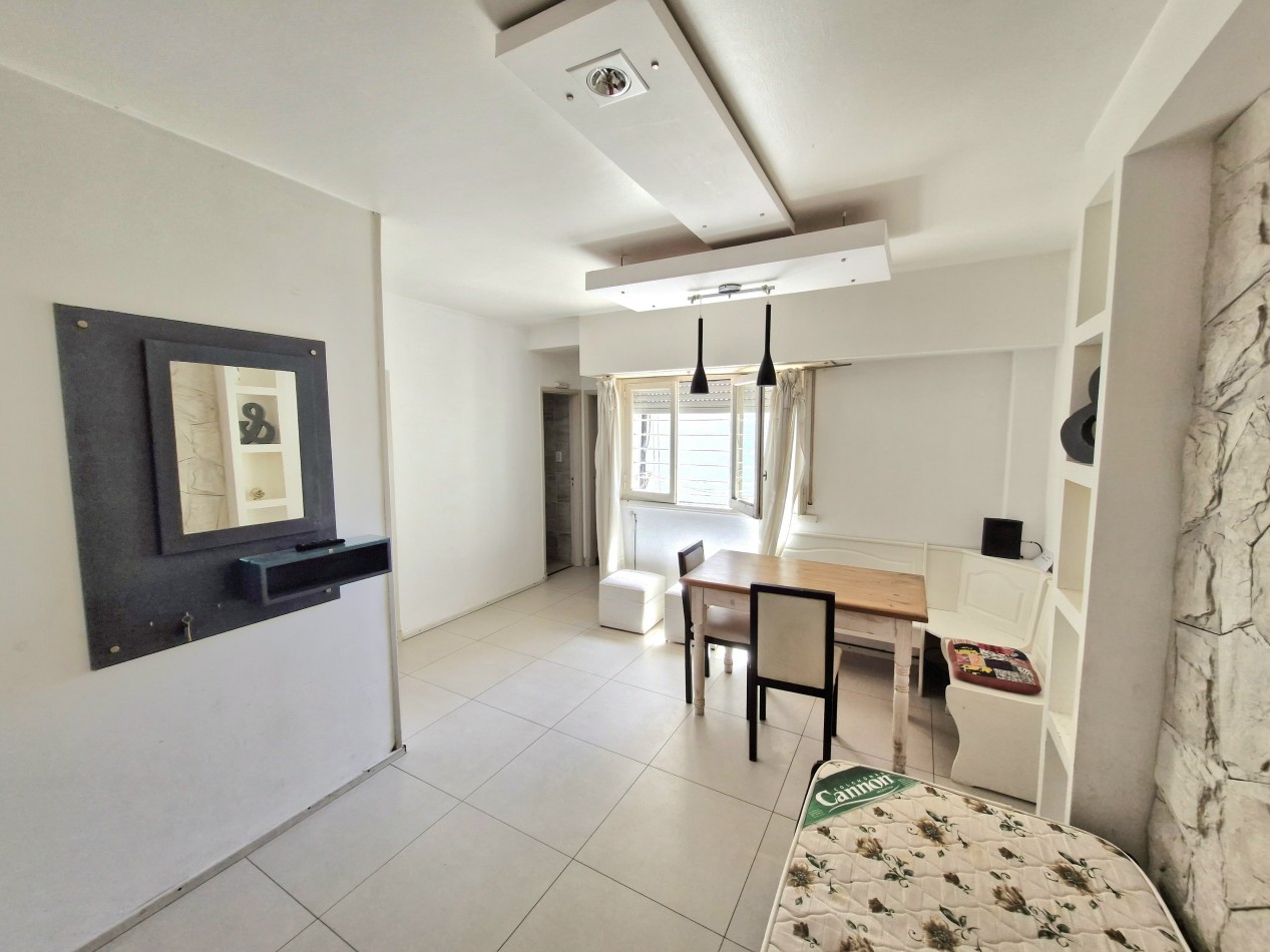 DEPARTAMENTO 2 AMBIENTES LATERAL EN ALDREY