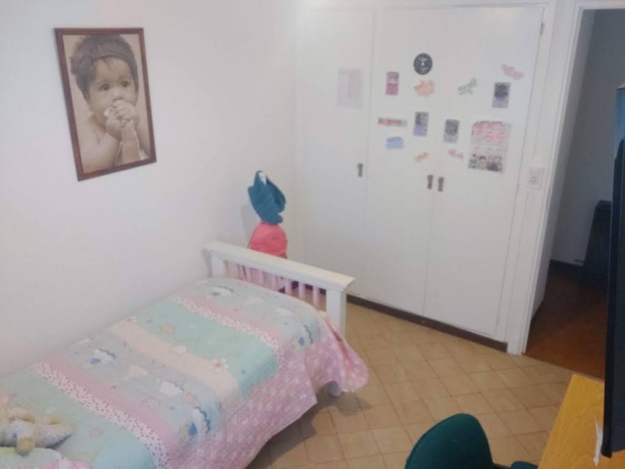 DEPARTAMENTO DE 4 AMBIENTES CON DEPENDENCIA Y COCHERA - APTO CREDITO