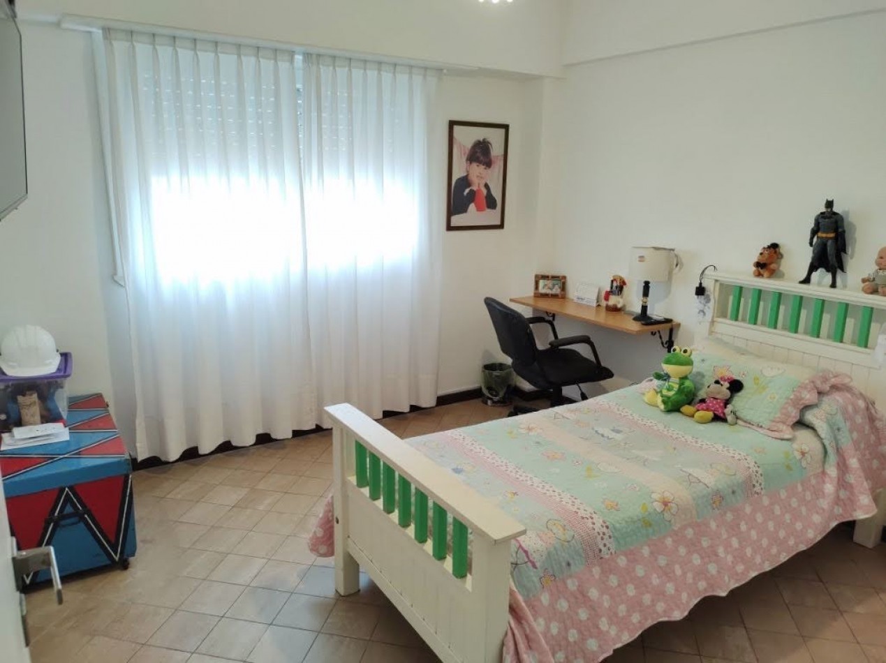 DEPARTAMENTO DE 4 AMBIENTES CON DEPENDENCIA Y COCHERA - APTO CREDITO