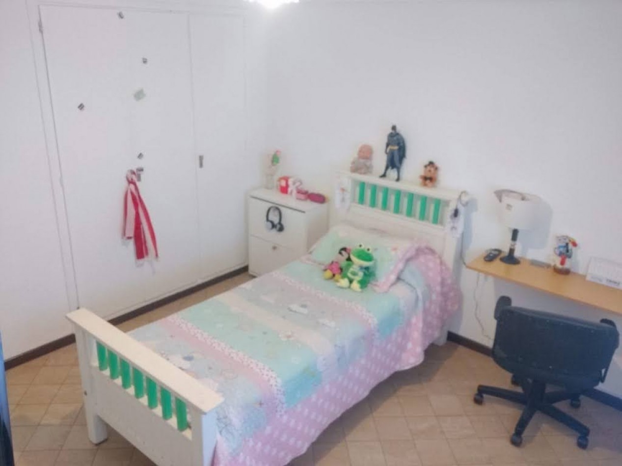 DEPARTAMENTO DE 4 AMBIENTES CON DEPENDENCIA Y COCHERA - APTO CREDITO