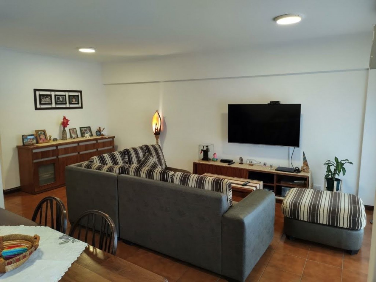 DEPARTAMENTO DE 4 AMBIENTES CON DEPENDENCIA Y COCHERA - APTO CREDITO