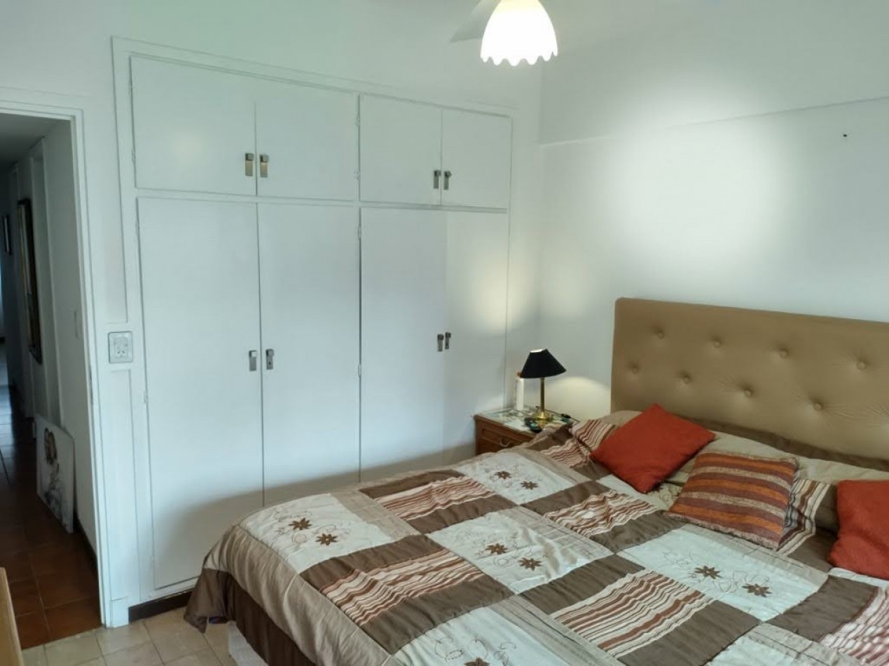 DEPARTAMENTO DE 4 AMBIENTES CON DEPENDENCIA Y COCHERA - APTO CREDITO