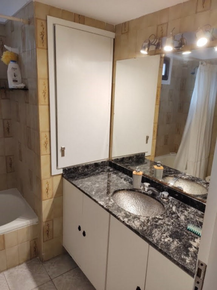 DEPARTAMENTO DE 4 AMBIENTES CON DEPENDENCIA Y COCHERA - APTO CREDITO