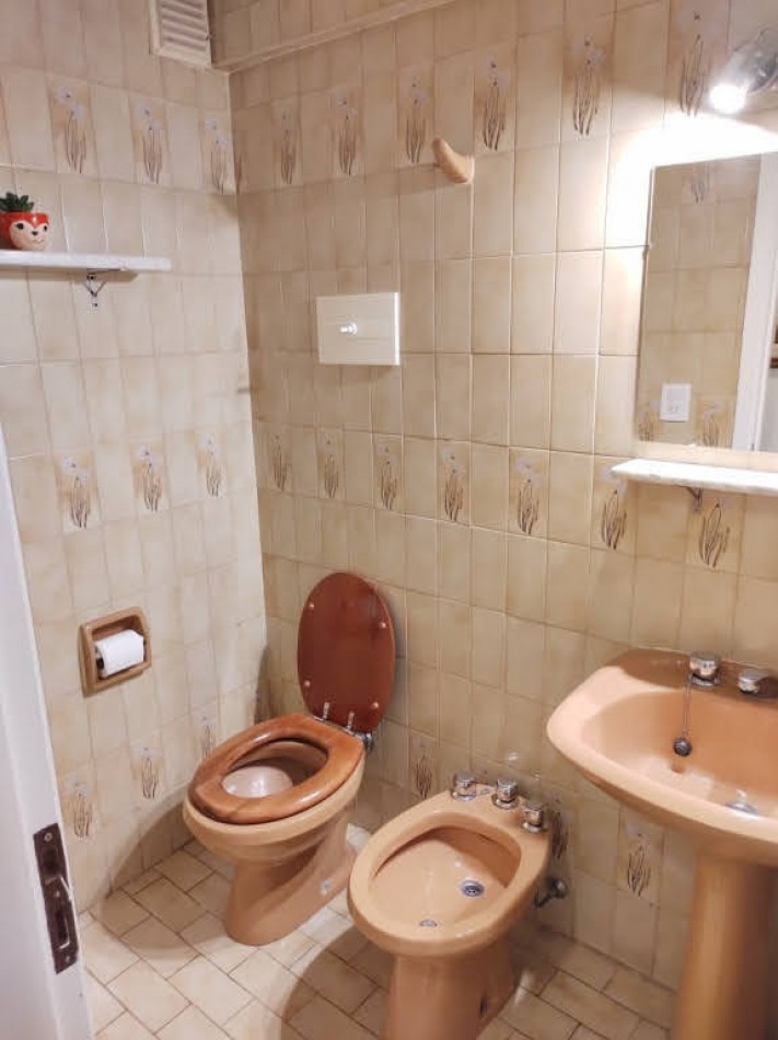 DEPARTAMENTO DE 4 AMBIENTES CON DEPENDENCIA Y COCHERA - APTO CREDITO