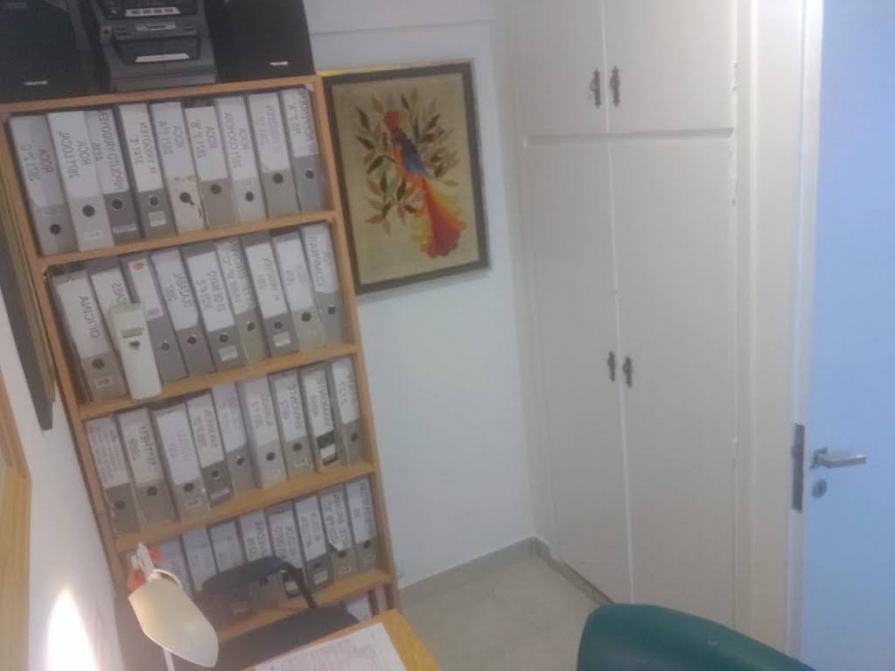 DEPARTAMENTO DE 4 AMBIENTES CON DEPENDENCIA Y COCHERA - APTO CREDITO