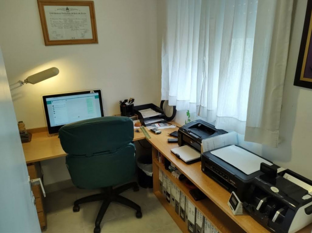 DEPARTAMENTO DE 4 AMBIENTES CON DEPENDENCIA Y COCHERA - APTO CREDITO