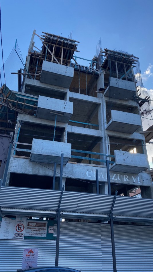 2 amb. A ESTRENAR. Con cochera-Edificio de categoria CUARZUR VI- 2do piso, frente!