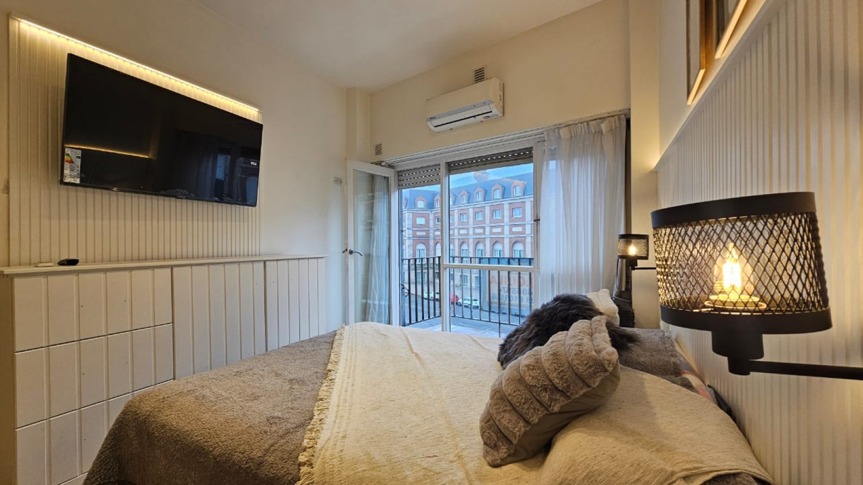 MONOAMBIENTE MODERNO CON BALCON FRENTE AL HOTEL PROVINCIAL