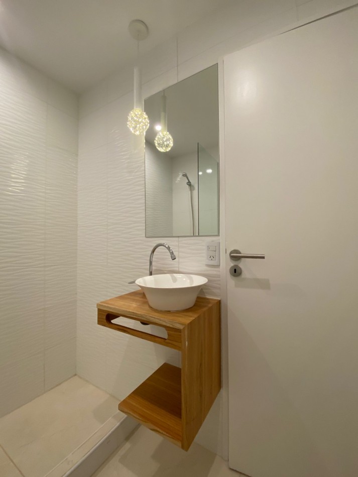 Elegante 3 Ambientes Amoblado con Balcon y Vista a la Calle