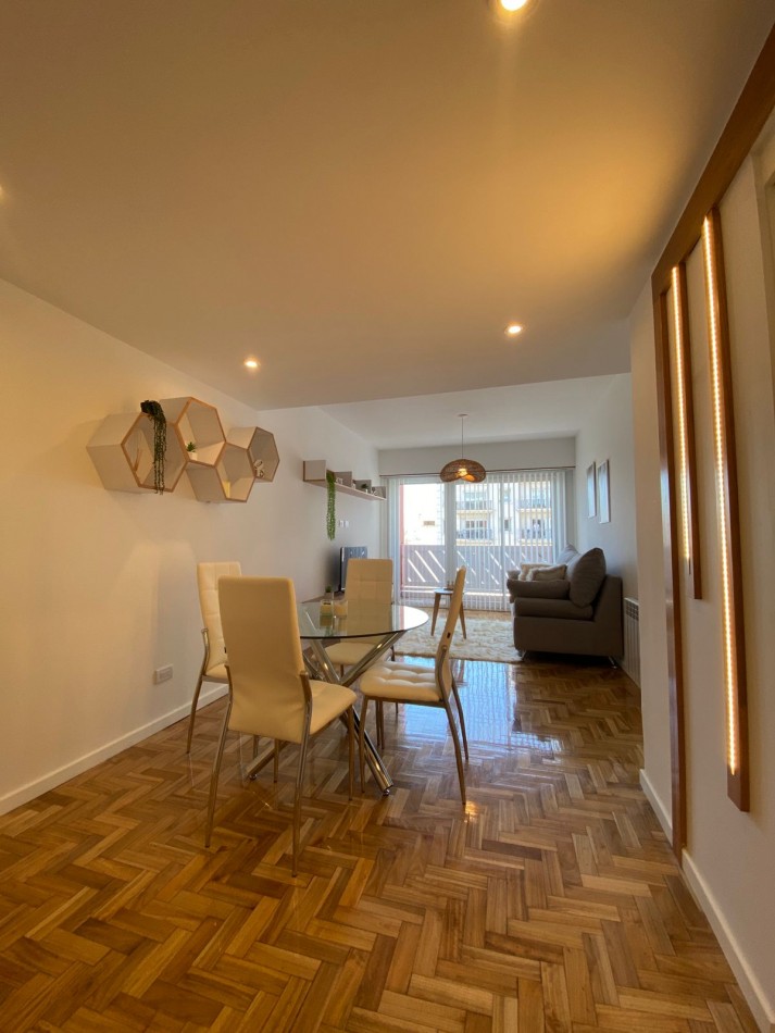 Elegante 3 Ambientes Amoblado con Balcon y Vista a la Calle