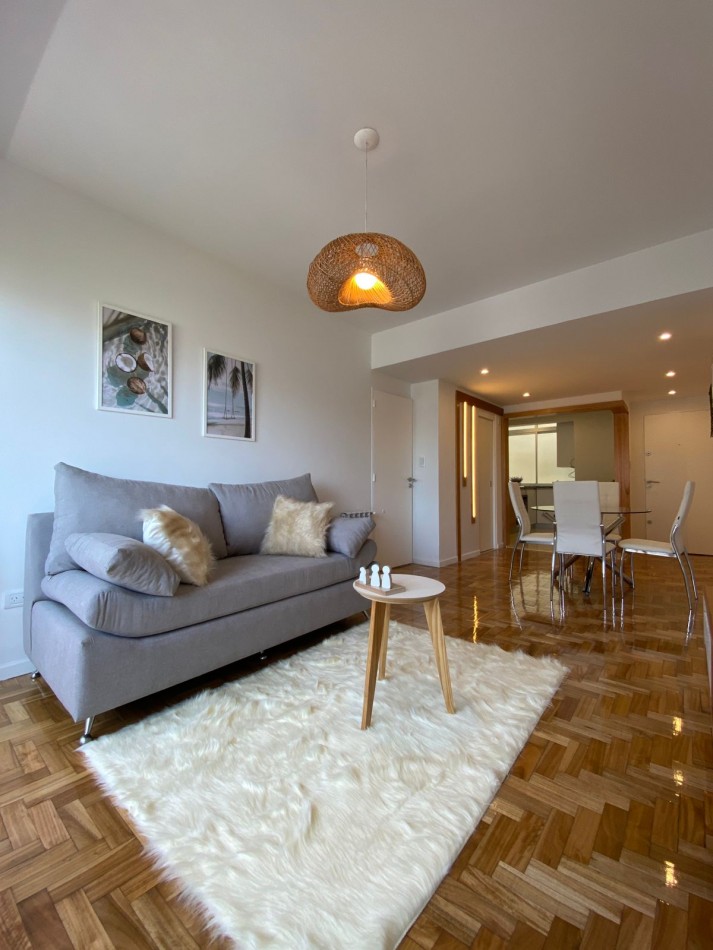 Elegante 3 Ambientes Amoblado con Balcon y Vista a la Calle