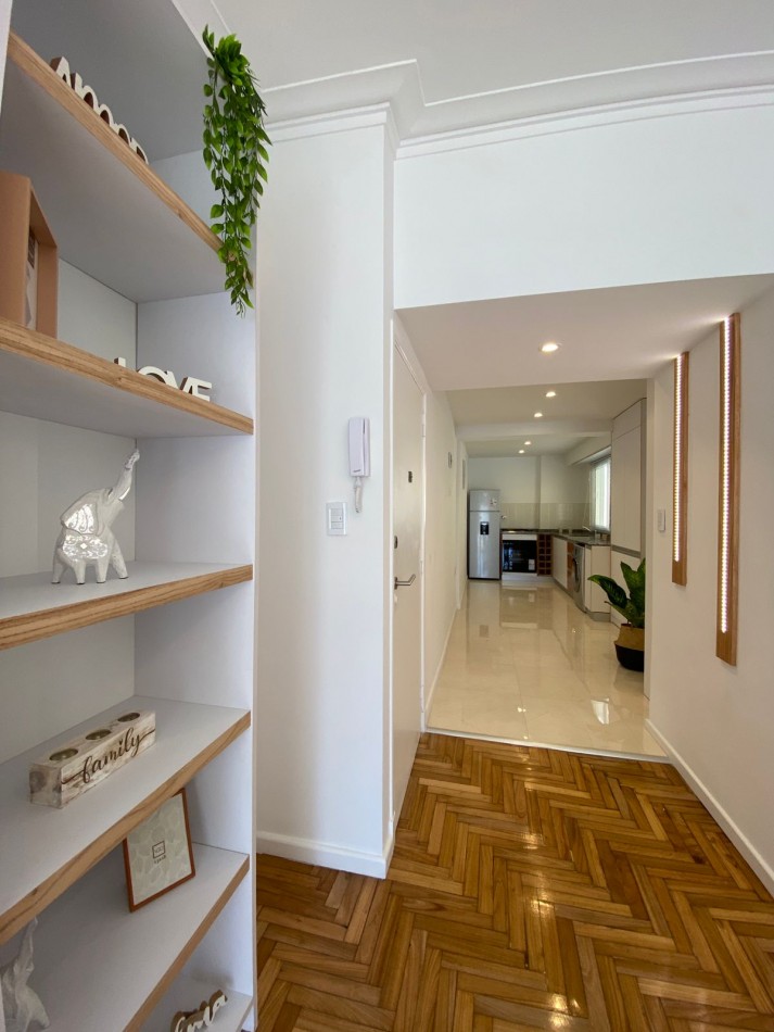 3 AMBIENTES CON BALCON A LA CALLE SOBRE AVENIDA COLON