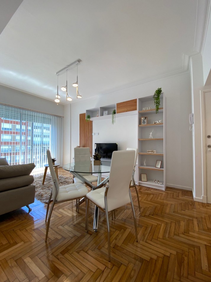3 AMBIENTES CON BALCON A LA CALLE SOBRE AVENIDA COLON