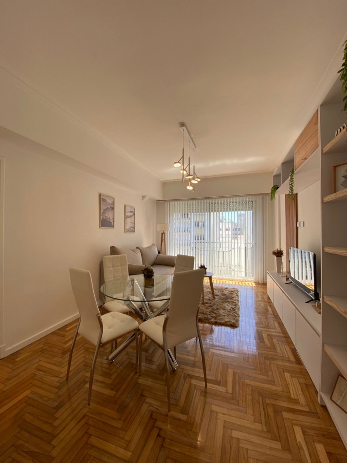 3 AMBIENTES CON BALCON A LA CALLE SOBRE AVENIDA COLON
