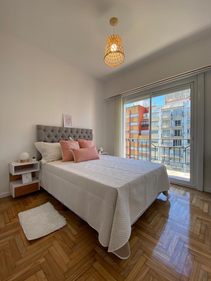 3 AMBIENTES CON BALCON A LA CALLE SOBRE AVENIDA COLON