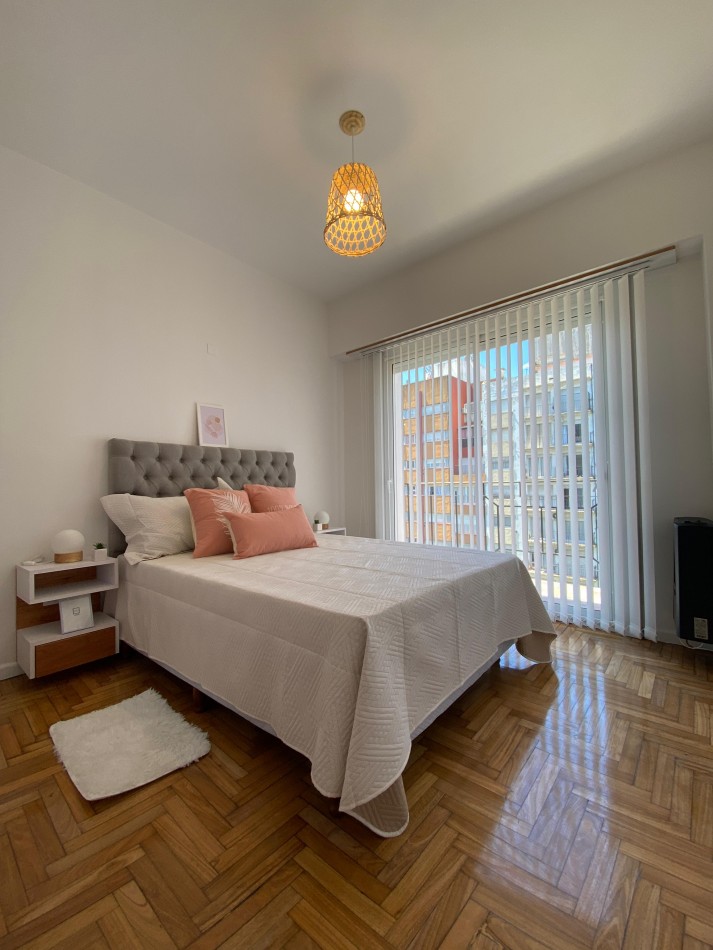 3 AMBIENTES CON BALCON A LA CALLE SOBRE AVENIDA COLON