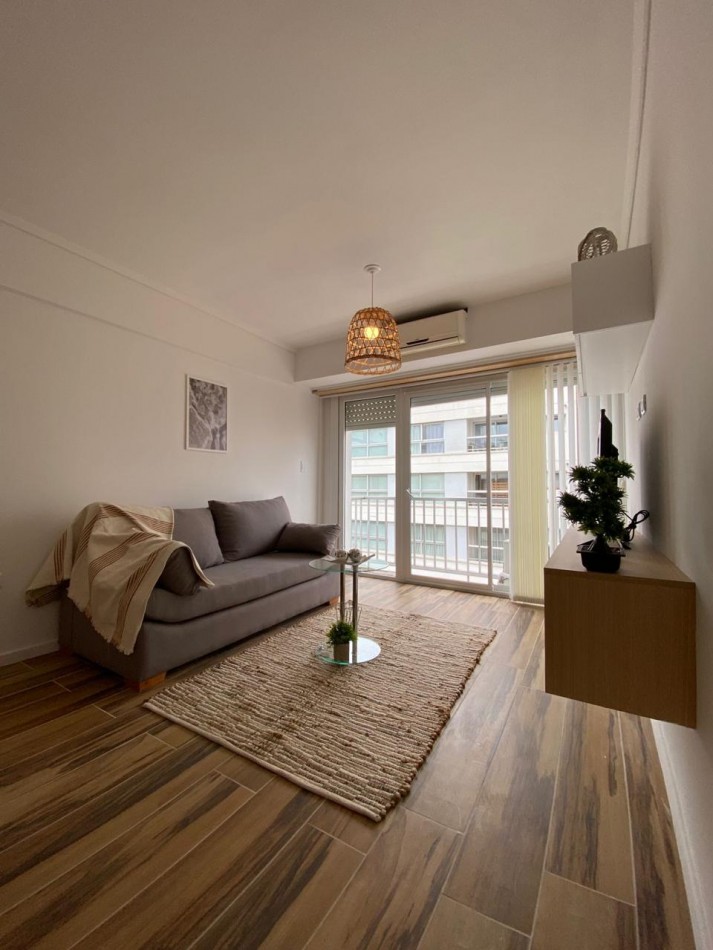 3 ambientes con balcon a la calle
