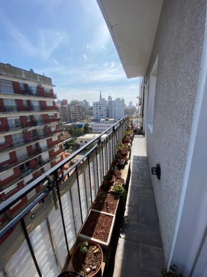 SEMIPISO 3 AMBIENTES RECICLADO CON BALCON CORRIDO