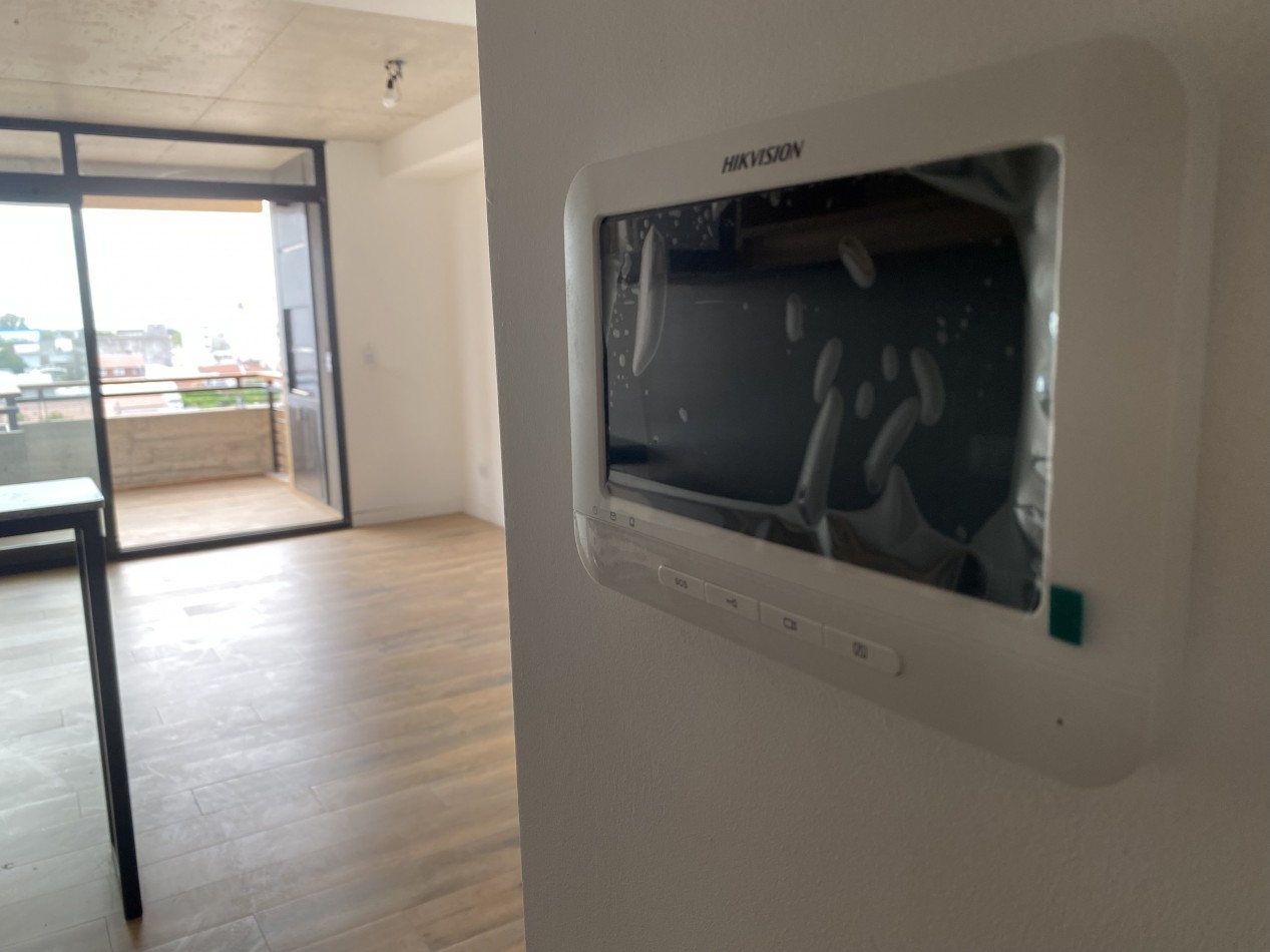 MONOAMBIENTE MODERNO DE CATEGORIA A ESTRENAR EN EDIFICIO PRIMUS CON BALCON TERRAZA - FINANCIACION