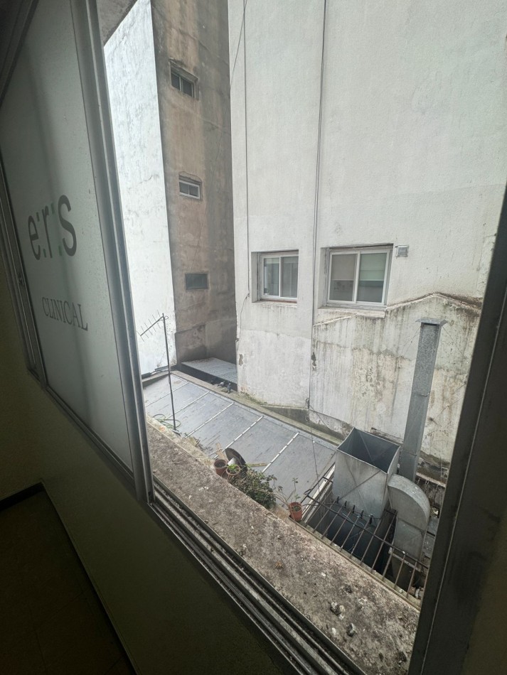 OFICINA EN ZONA CENTRO EN EDIFICIO EXCLUSIVO PARA OFICINAS
