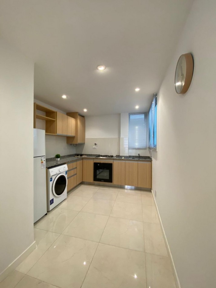 3 AMBIENTES DE CATEGORIA A ESTRENAR CON BALCON Y VISTA PARCIAL AL MAR