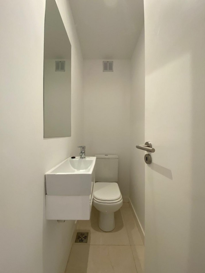 3 AMBIENTES DE CATEGORIA A ESTRENAR CON BALCON Y VISTA PARCIAL AL MAR