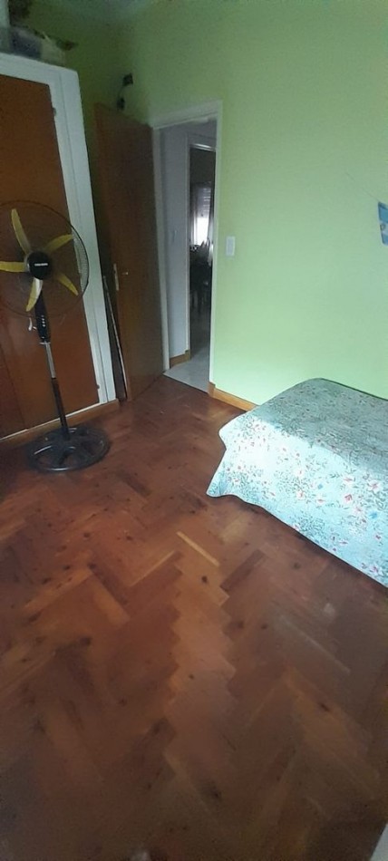 CASA 3 AMBIENTES CON PATIO Y PARQUE EN BARRIO RIVADAVIA BERNARDINO