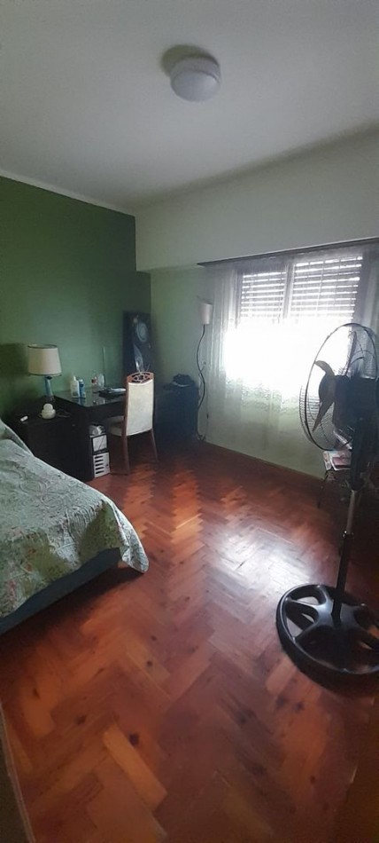CASA 3 AMBIENTES CON PATIO Y PARQUE EN BARRIO RIVADAVIA BERNARDINO