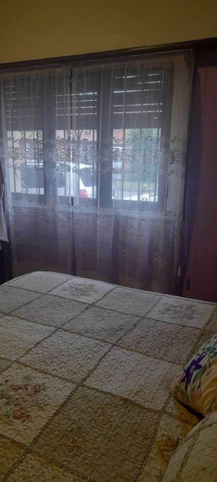 CASA 3 AMBIENTES CON PATIO Y PARQUE EN BARRIO RIVADAVIA BERNARDINO
