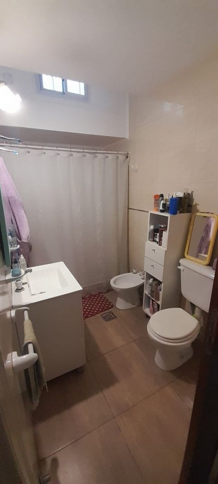 CASA 3 AMBIENTES CON PATIO Y PARQUE EN BARRIO RIVADAVIA BERNARDINO