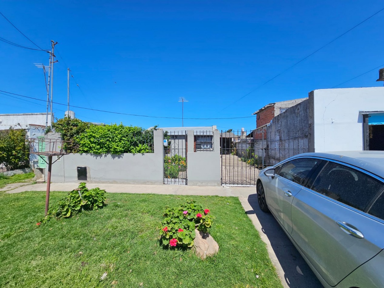 DOS CASAS EN UN MISMO TERRENO CON TODOS LOS SERVICIOS - OPORTUNIDAD UNICA