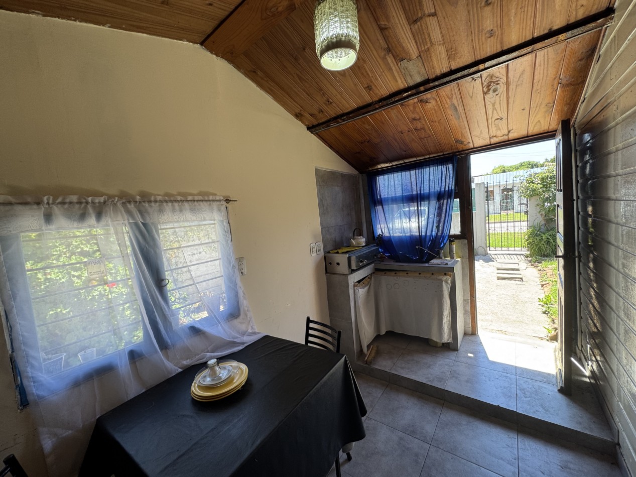 DOS CASAS EN UN MISMO TERRENO CON TODOS LOS SERVICIOS - OPORTUNIDAD UNICA