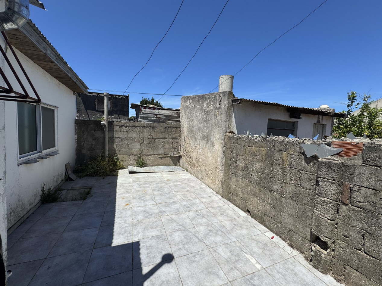 DOS CASAS EN UN MISMO TERRENO CON TODOS LOS SERVICIOS - OPORTUNIDAD UNICA