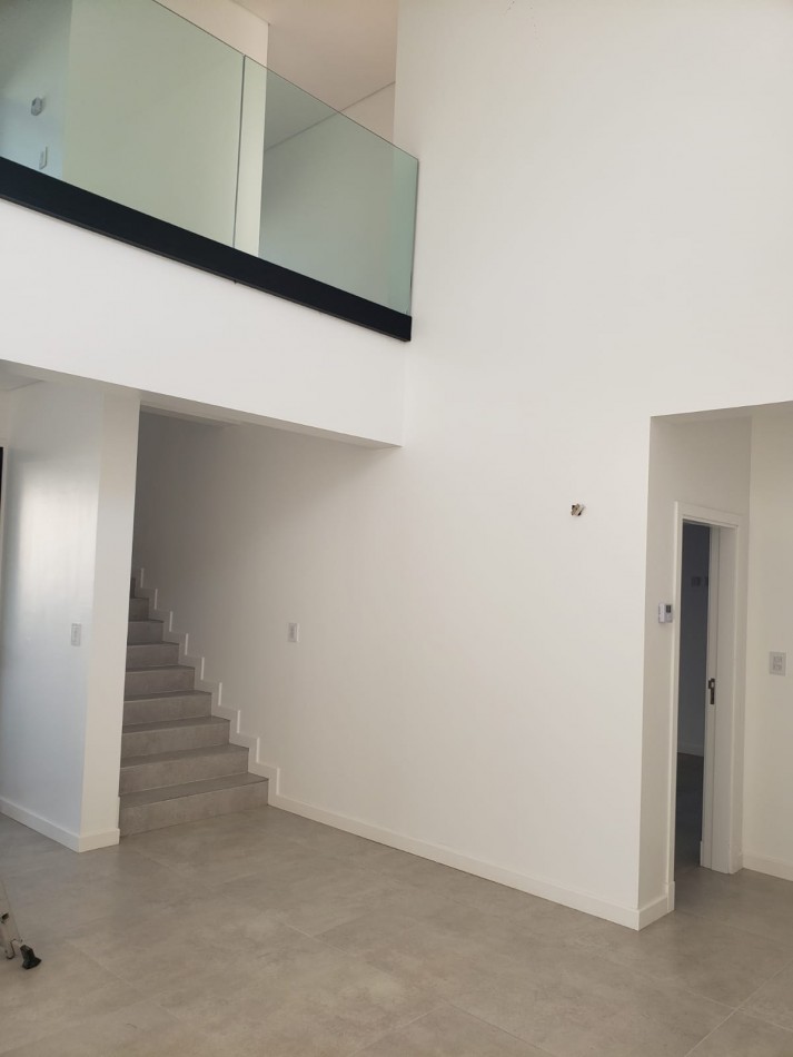 EXCLUSIVA CASA A ESTRENAR DE CATEGORIA EN RUMENCO JOVEN - LOTE 149