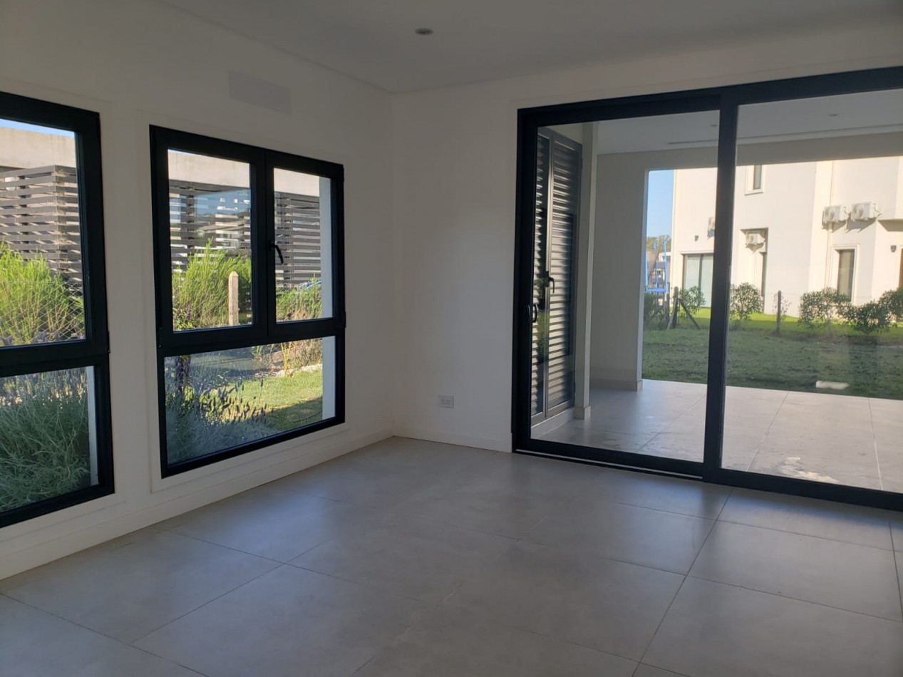 EXCLUSIVA CASA A ESTRENAR DE CATEGORIA EN RUMENCO JOVEN - LOTE 149