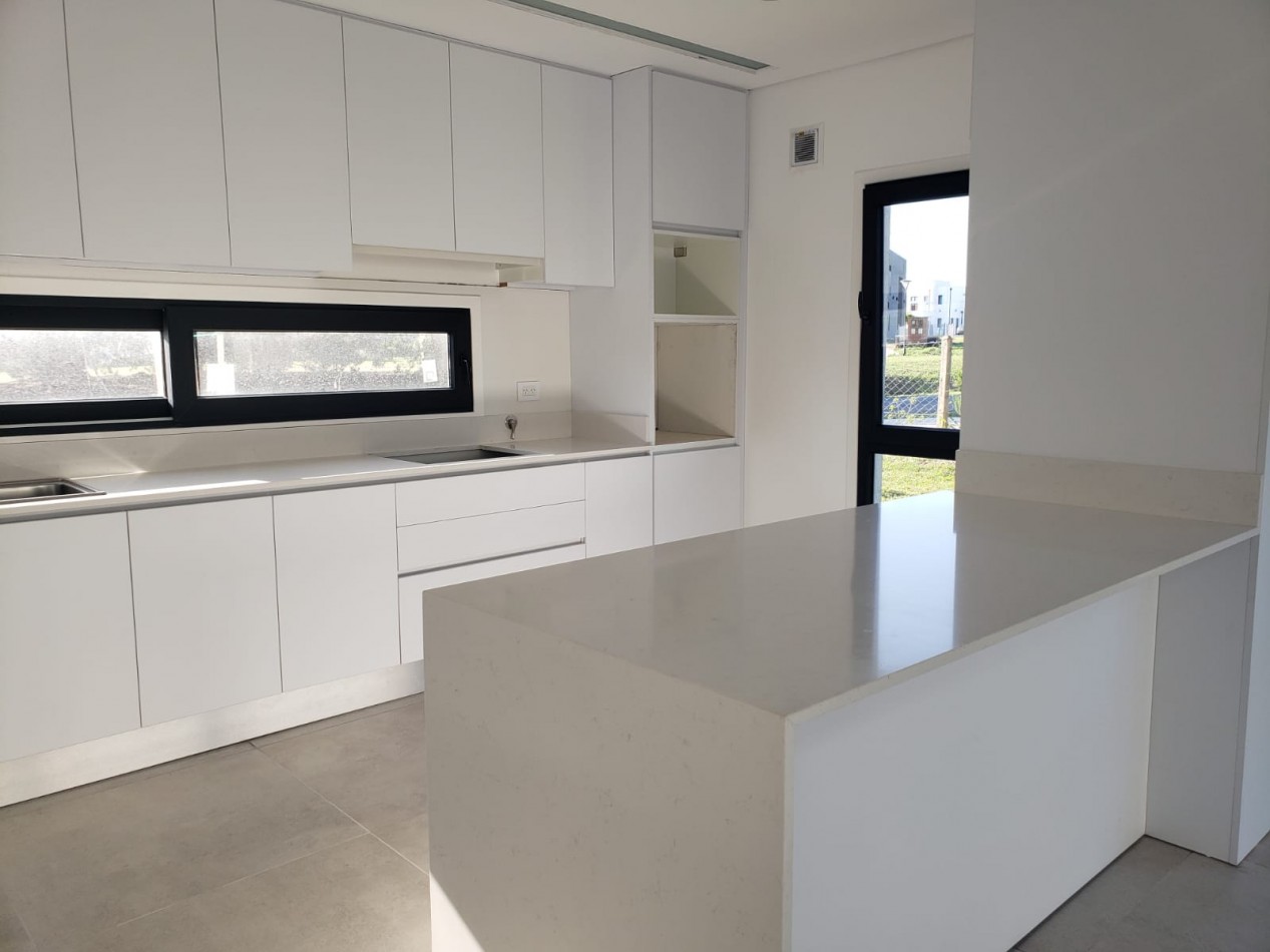 EXCLUSIVA CASA A ESTRENAR DE CATEGORIA EN RUMENCO JOVEN - LOTE 149