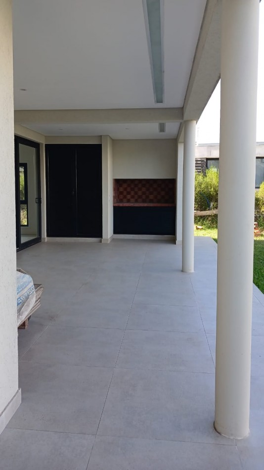 EXCLUSIVA CASA A ESTRENAR DE CATEGORIA EN RUMENCO JOVEN - LOTE 149