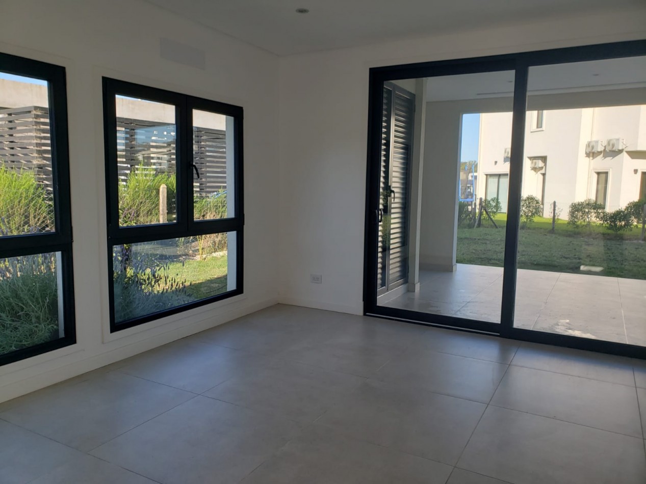EXCLUSIVA CASA A ESTRENAR DE CATEGORIA EN RUMENCO JOVEN - LOTE 149