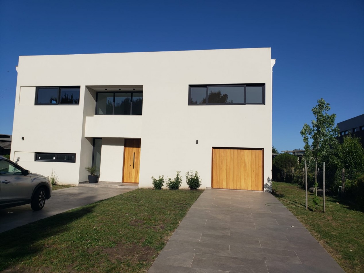 EXCLUSIVA CASA A ESTRENAR DE CATEGORIA EN RUMENCO JOVEN - LOTE 149