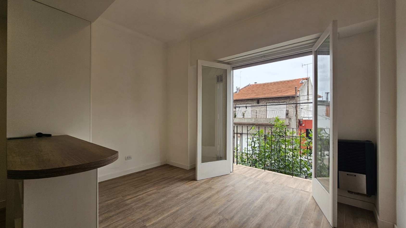 2 AMBIENTES RECICLADO SIN EXPENSAS Y CON BALCON