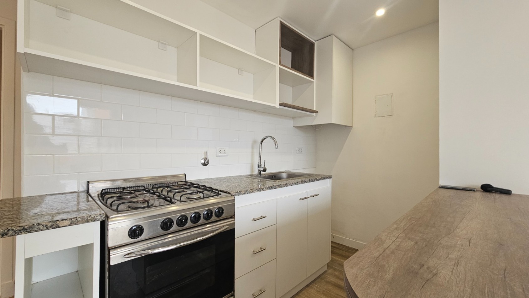 2 AMBIENTES RECICLADO SIN EXPENSAS Y CON BALCON