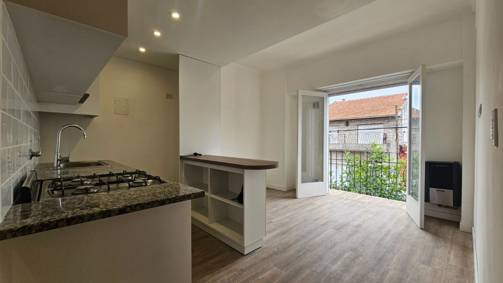 2 AMBIENTES RECICLADO SIN EXPENSAS Y CON BALCON