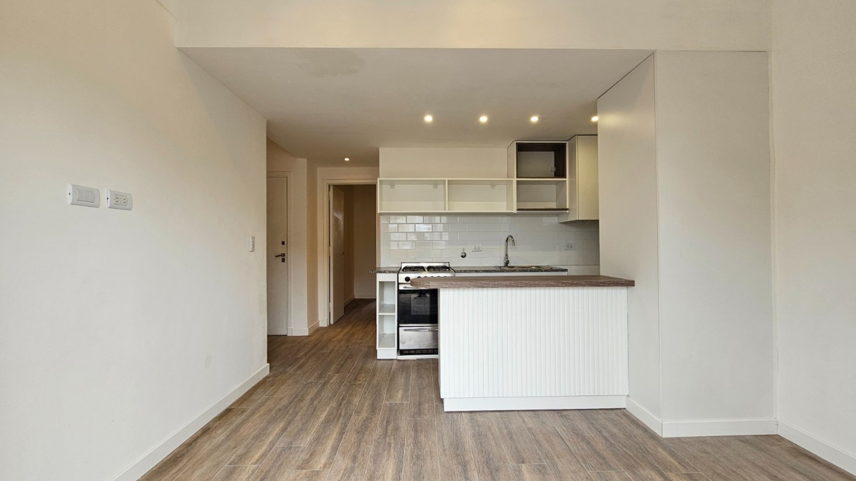 2 AMBIENTES RECICLADO SIN EXPENSAS Y CON BALCON