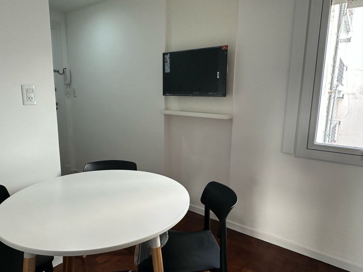 Departamento Monoambiente al frente, muy luminoso!