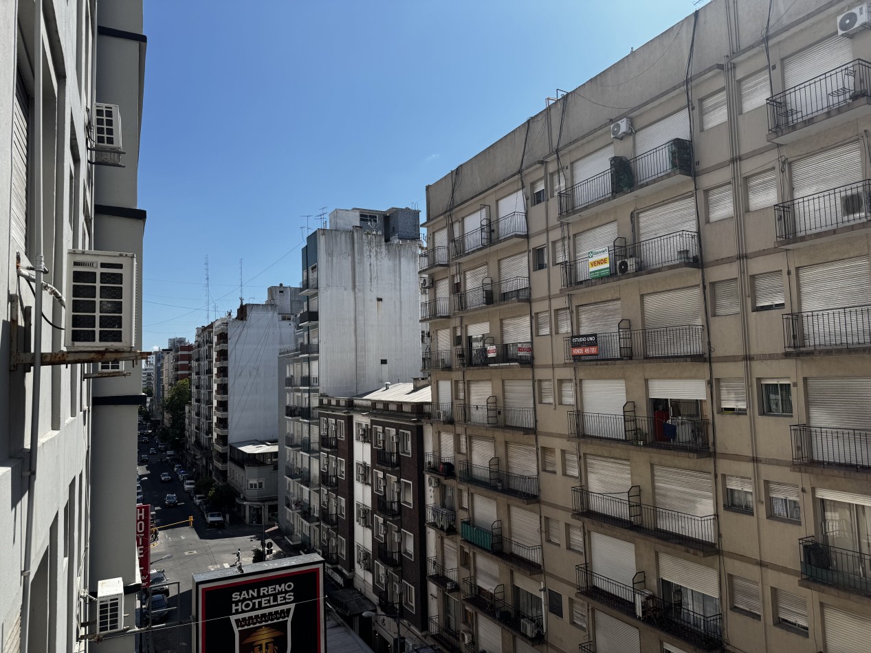 DEPARTAMENTO DE 2 AMBIENTES CON DEPENDENCIA Y BALCON A LA CALLE - ZONA CENTRO - IDEAL INVERSION