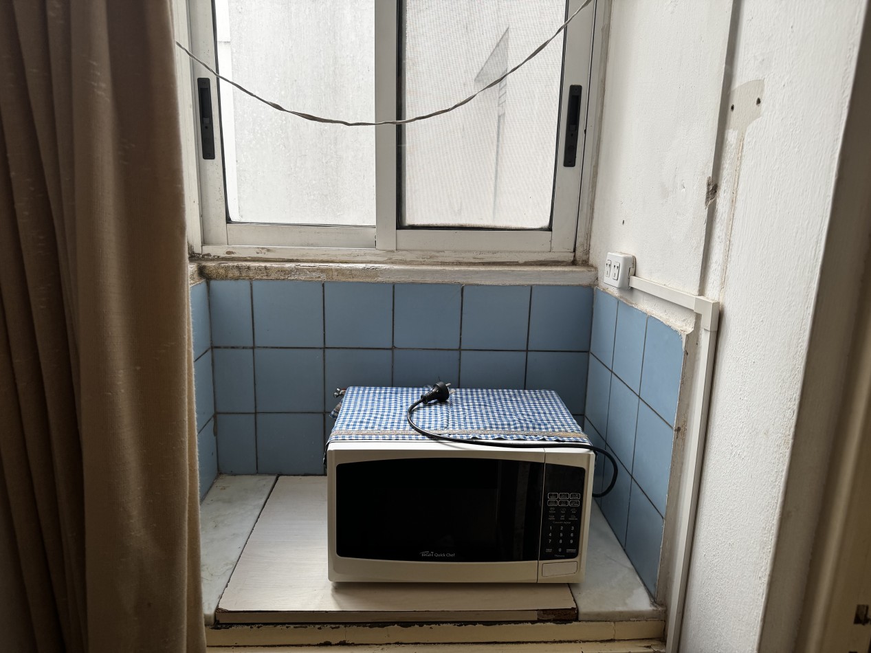 DEPARTAMENTO DE 2 AMBIENTES CON DEPENDENCIA Y BALCON A LA CALLE - ZONA CENTRO - IDEAL INVERSION