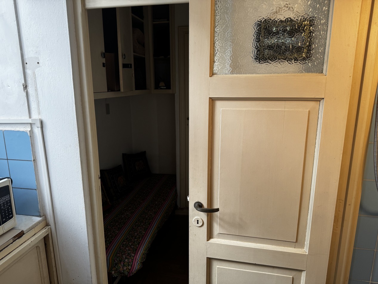 DEPARTAMENTO DE 2 AMBIENTES CON DEPENDENCIA Y BALCON A LA CALLE - ZONA CENTRO - IDEAL INVERSION