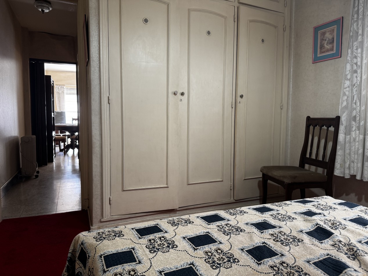 DEPARTAMENTO DE 2 AMBIENTES CON DEPENDENCIA Y BALCON A LA CALLE - ZONA CENTRO - IDEAL INVERSION