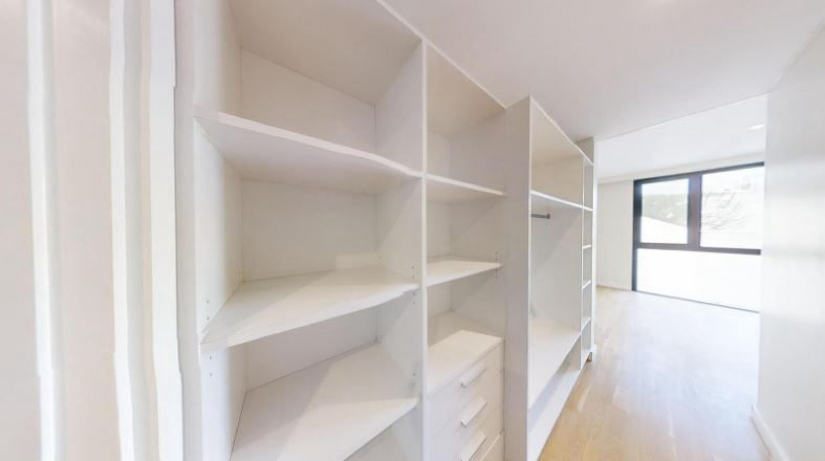 Dos ambientes con balcon saliente al frente - Cochera- Developer IX