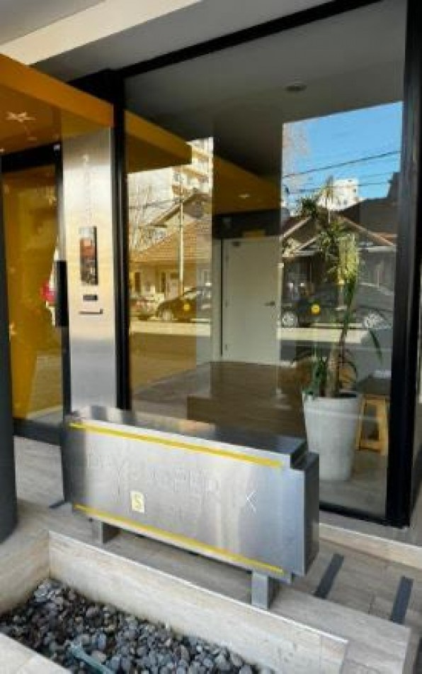 Dos ambientes con balcon saliente al frente - Cochera- Developer IX
